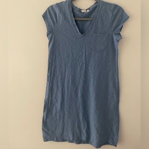 GAP shift dress size small blue color chest pocket pullover VNeck short sleeve